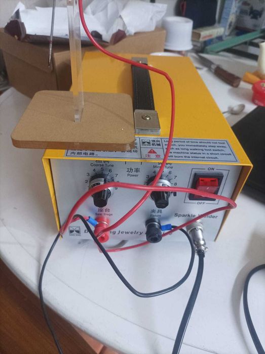 Портативный сварочный аппарат для точечной сварки Wattro 200 Вт