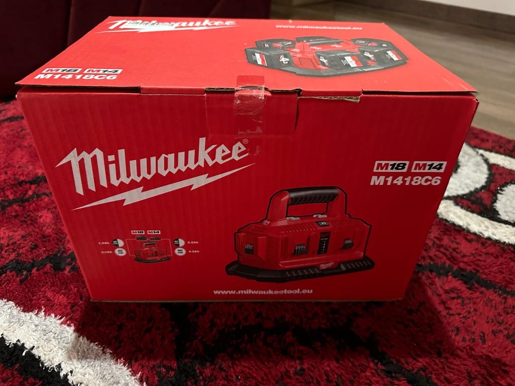 Milwaukee încărcător multiplu cu 6 posturi. M1418C6