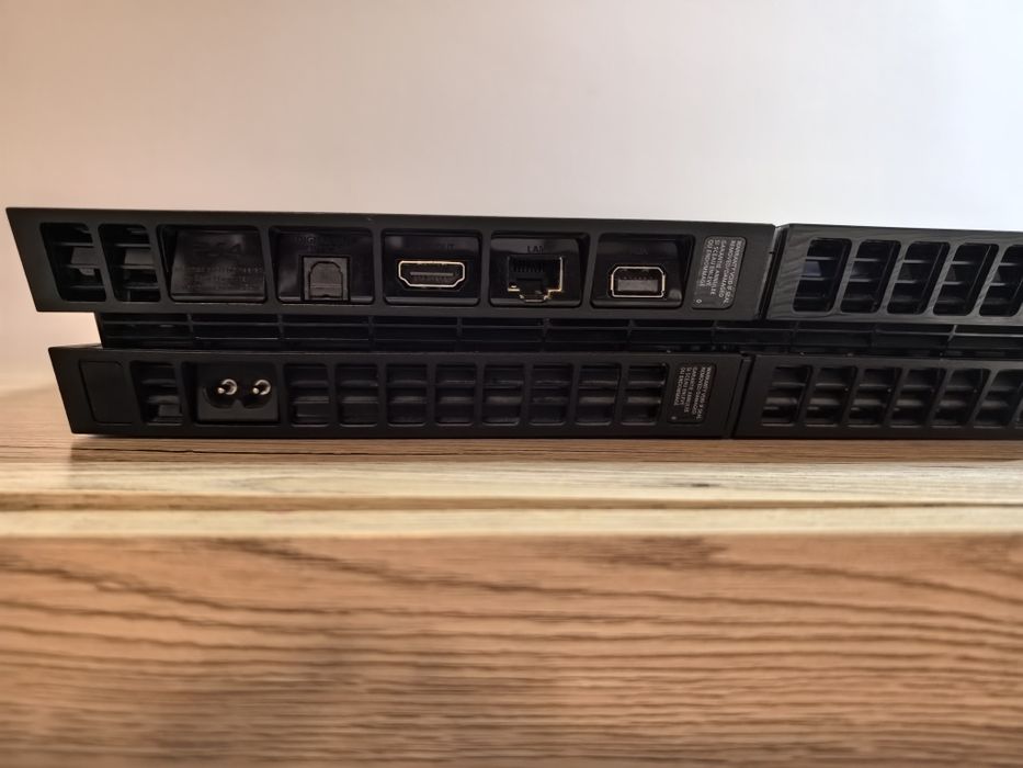 Consola PS 4 + 6 jocuri