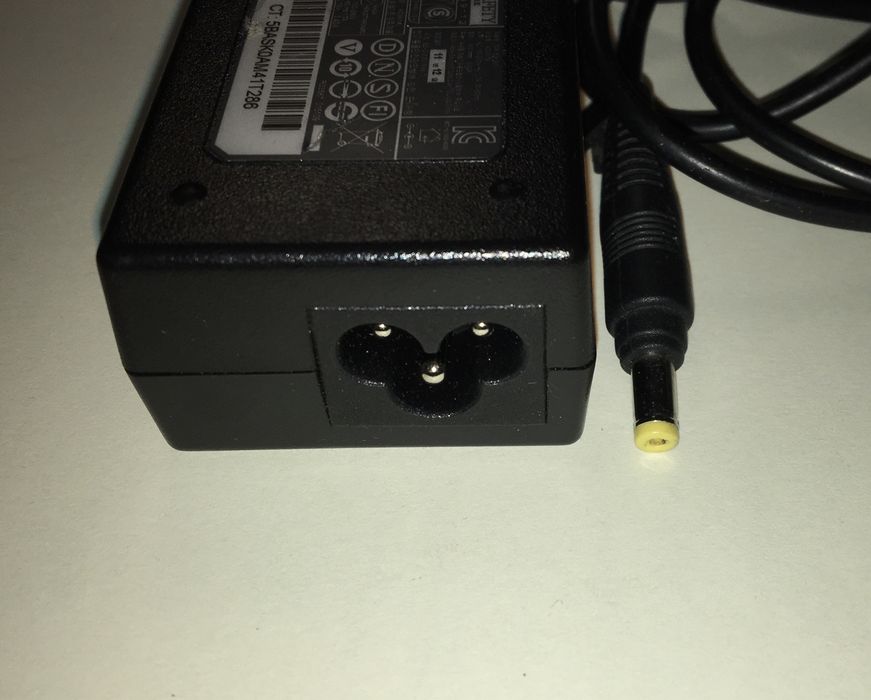 Adaptor incarcator pentru laptop HP 19V 3,42A 65W model 586992-001