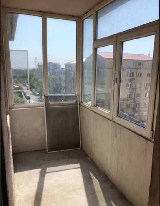 Vand apartament cu doua camere decomandat, in km 5, constanta