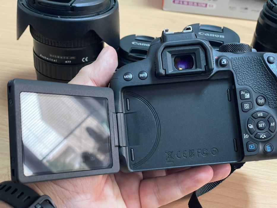 Canon 800D + 4 обектива