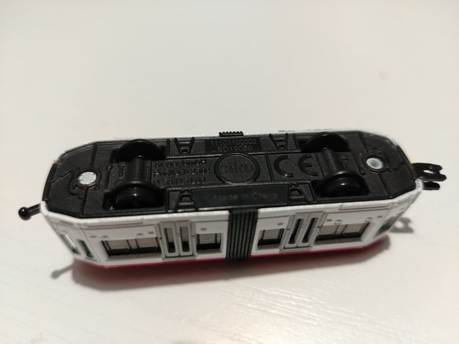 Elicopter și tramvaie marca Siku