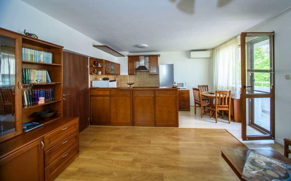 Дава се под наем Двустаен апартамент в София, Лозенец - 61 кв.м за 649 € - Снимка #1