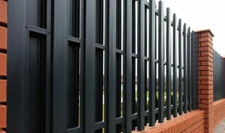 Garduri din sipca metalica porti si alte modele de garduri disponibile