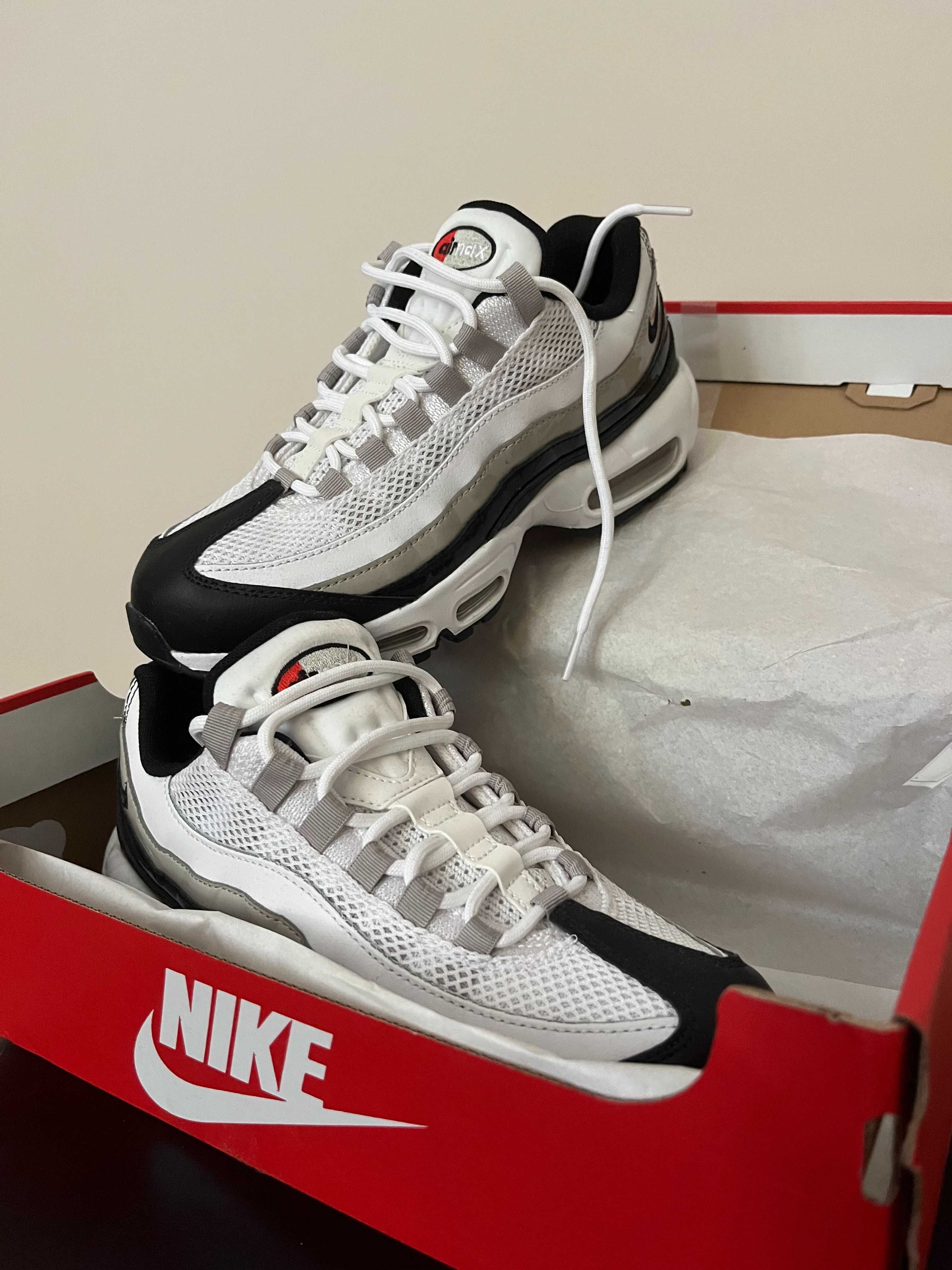 Чисто нови, неносени Nike Air Max 95