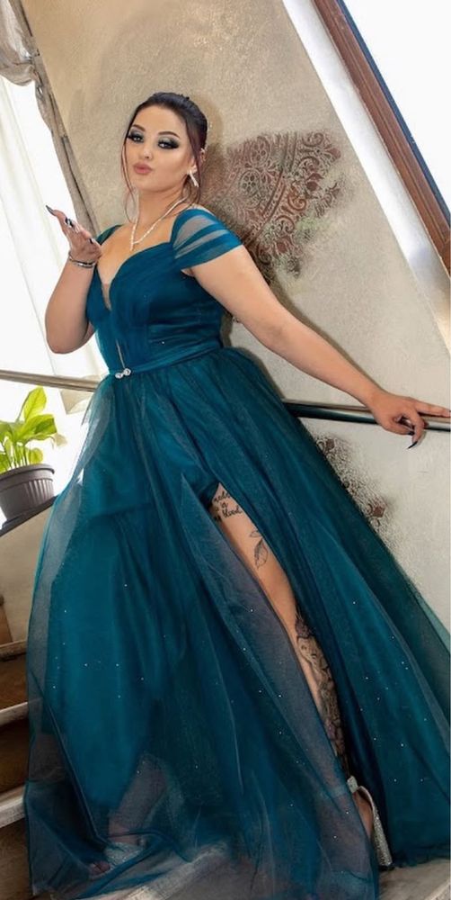 Абитуриентска рокля
