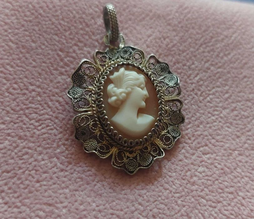 Camee vintage argint in filigran
