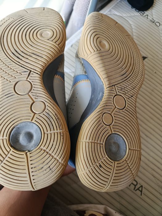 Asicsdan krasofka 43 razmeri