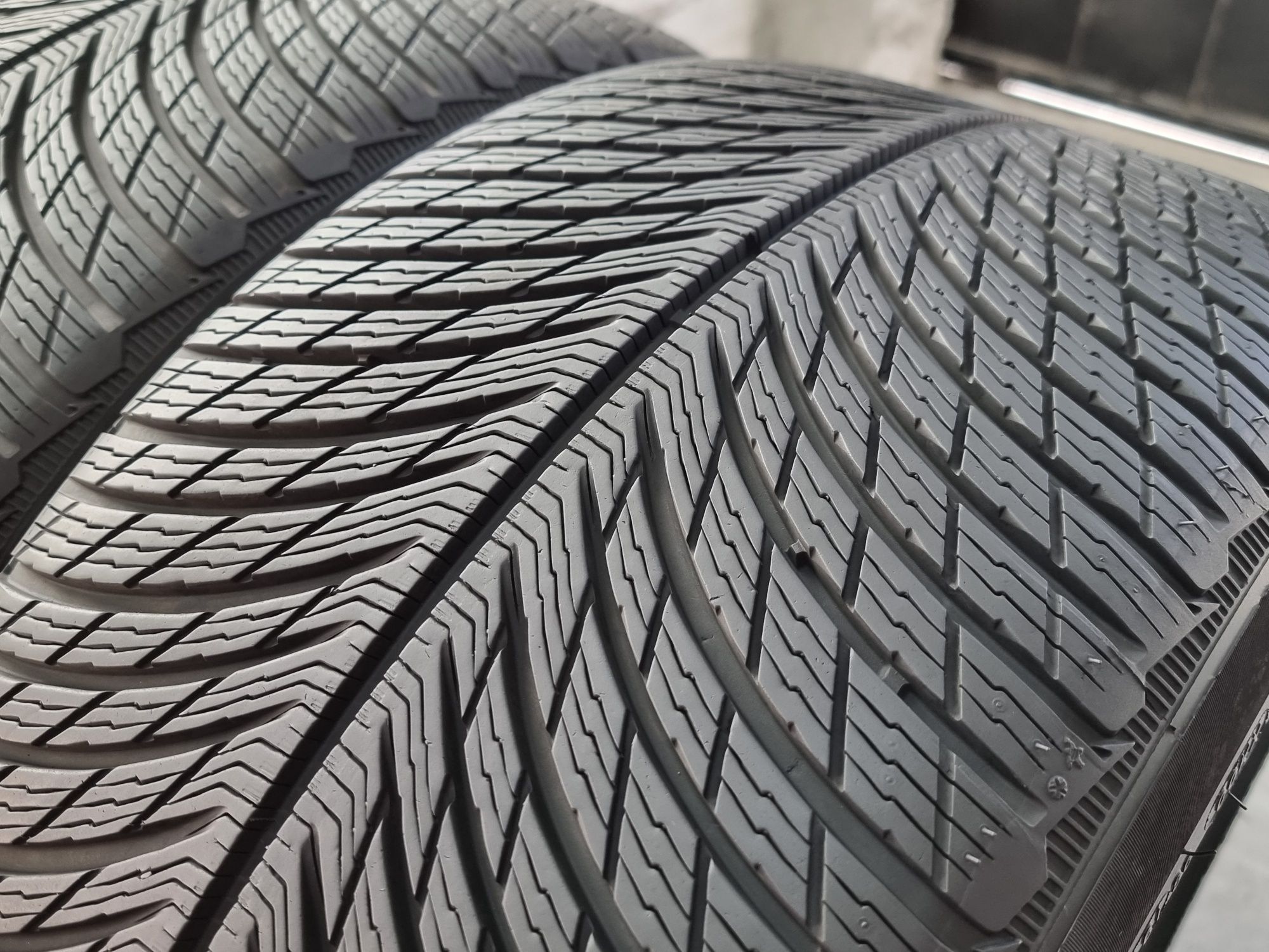 Спорт пакет 265/40/19 и 285/40/19 Michelin 4Броя: 1000лв 7.5мм