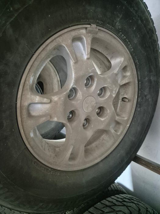 Диск оригинал Митсубиси паджеро 4 б/у 50000 за 2 шт