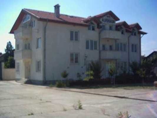 Продава се Промишлена сграда в София, Враждебна - 1000 кв.м за 1600 €/кв.м - Снимка #1