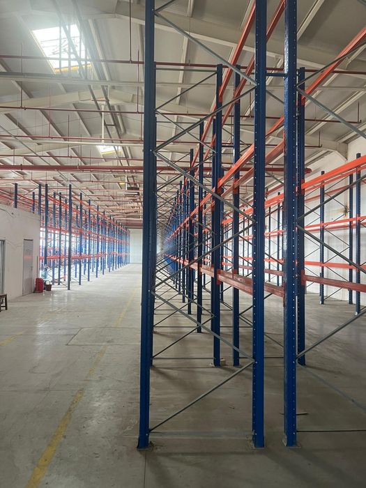 Vindem rafturi metalice profesionale