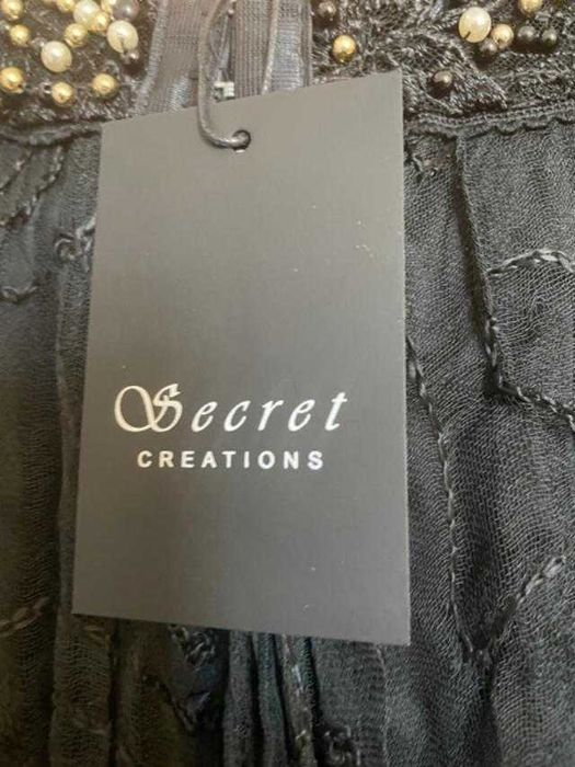 Продава Нова Официална Черна рокля с перли,с етикет,размер М