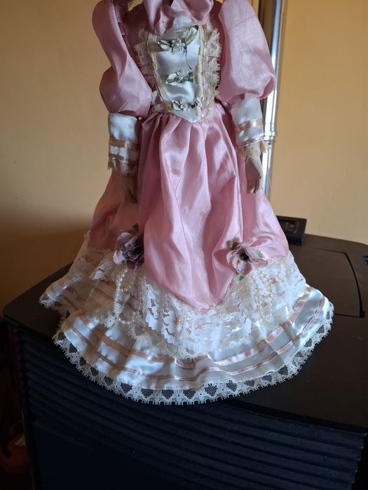 Порцеланова кукла