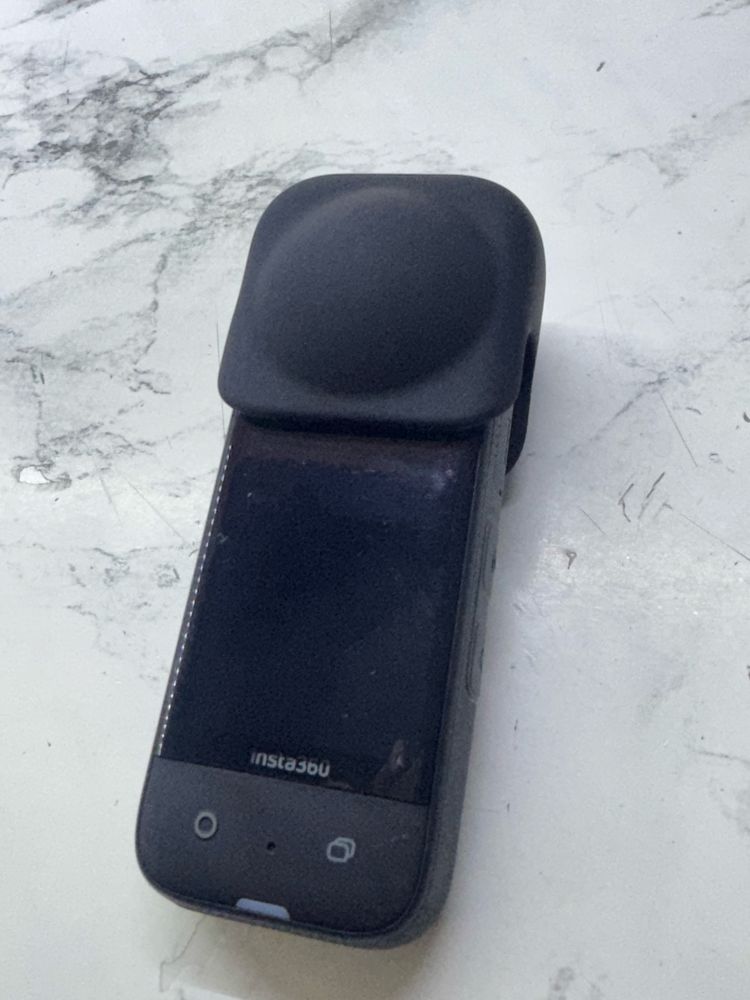 Продам insta360 x3