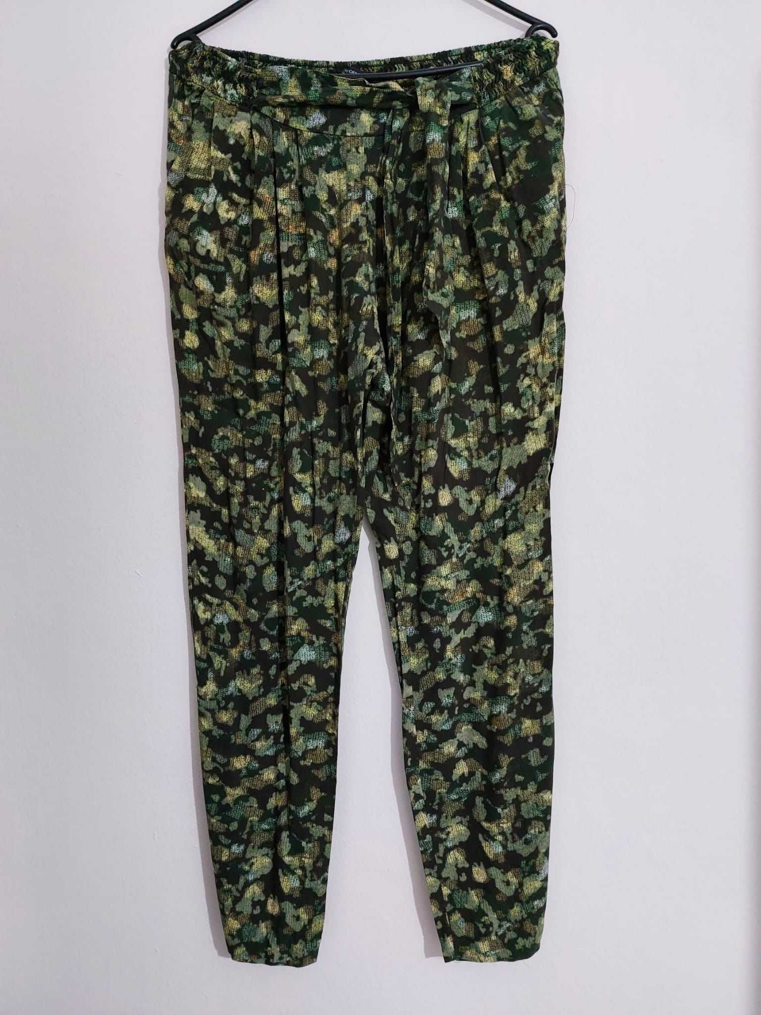 Compleu trening jacheta si pantalon, print deosebit