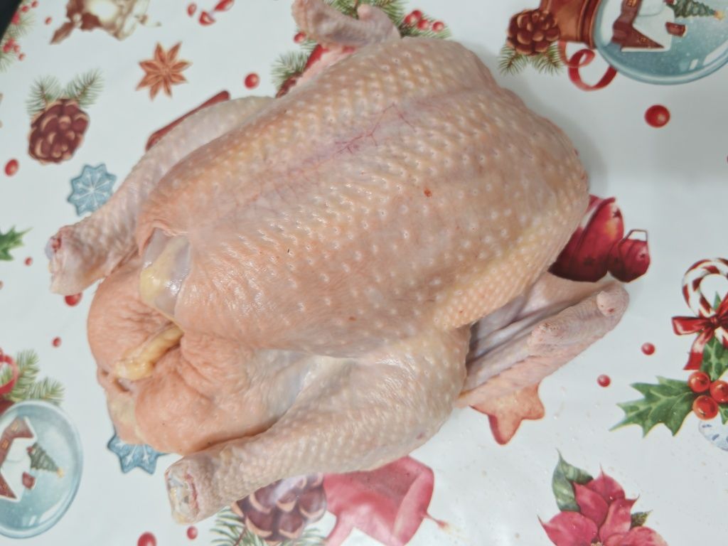 В продаже мясо домашних курочек бролеров