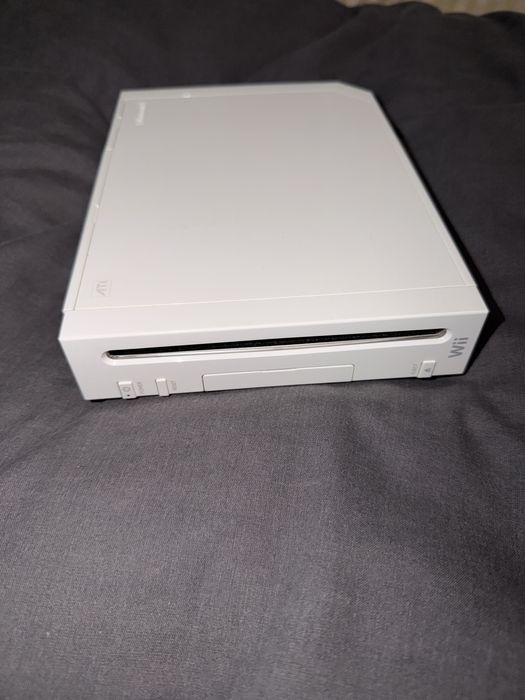 Consola Nintendo WII + 2 controllere + Nunchuck + jocuri