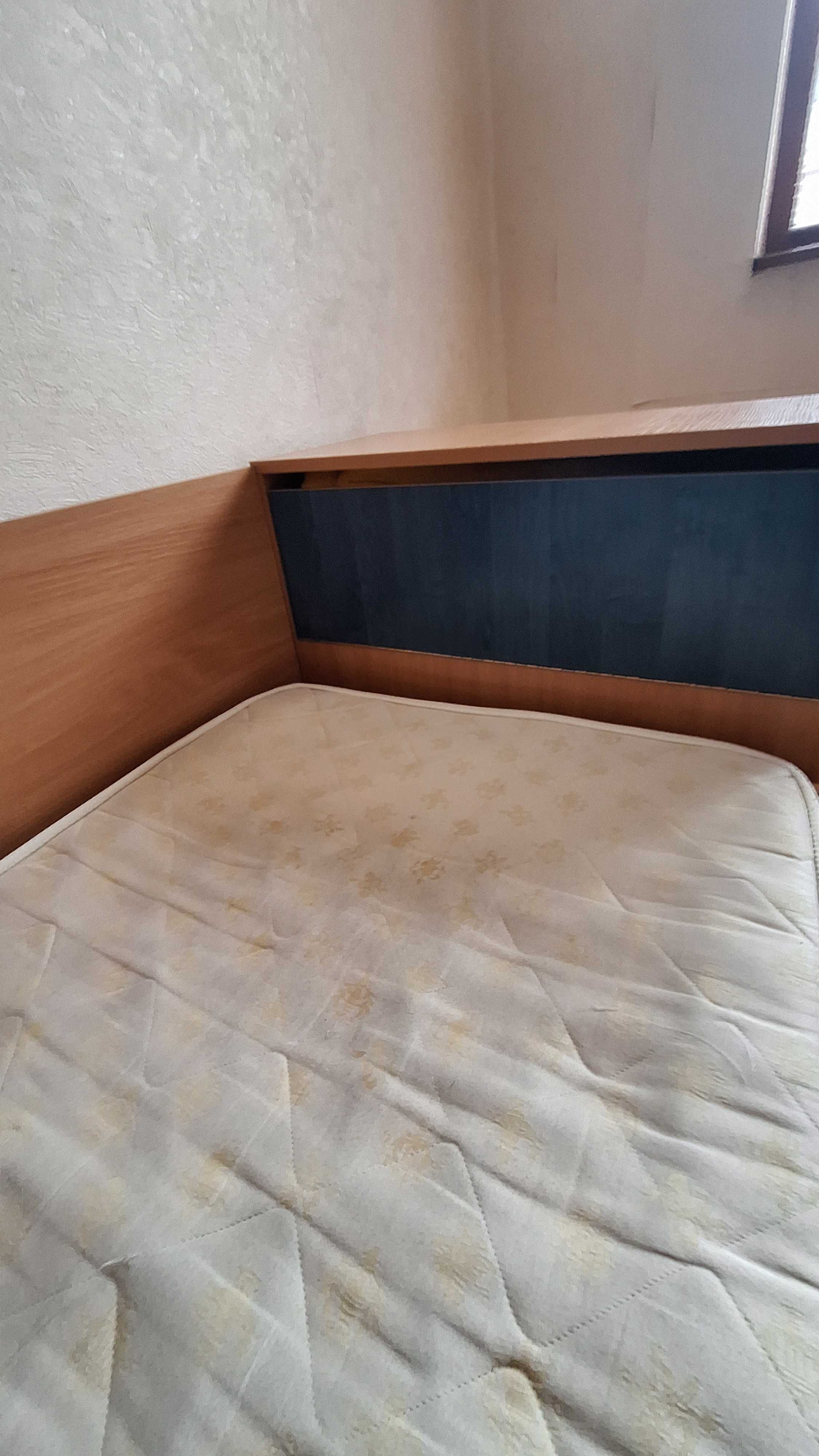 Детско обзавеждане.Единично легло с ракла и матрак и два гардероба