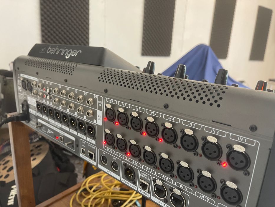 Behringer x32 compact + flight case