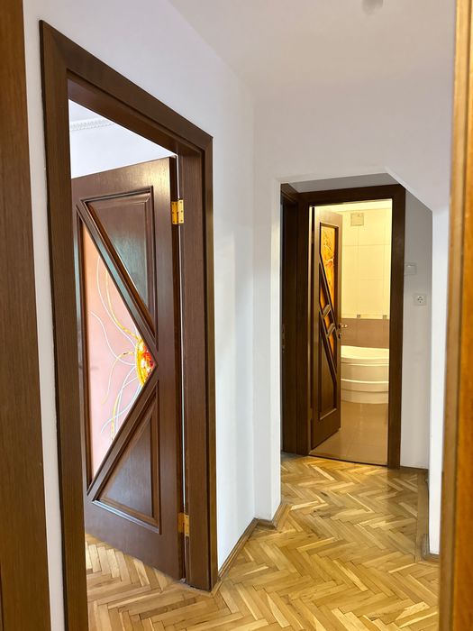 Apartament de vânzare cu 3 camere în 1 Mai, Craiova