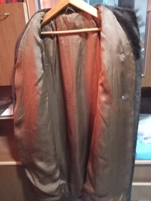 Российский  Шуба срочна Сотилади 450 минг жигарранг