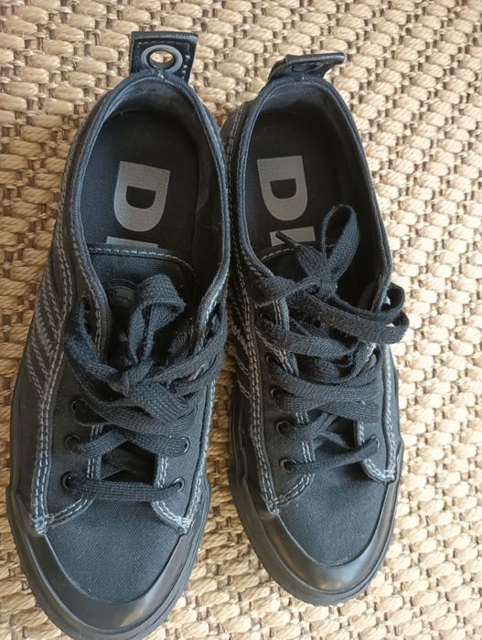 Vând teniși Diesel 39 damă