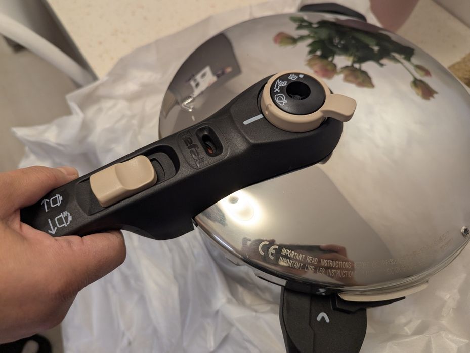 Oala tefal sub presiune