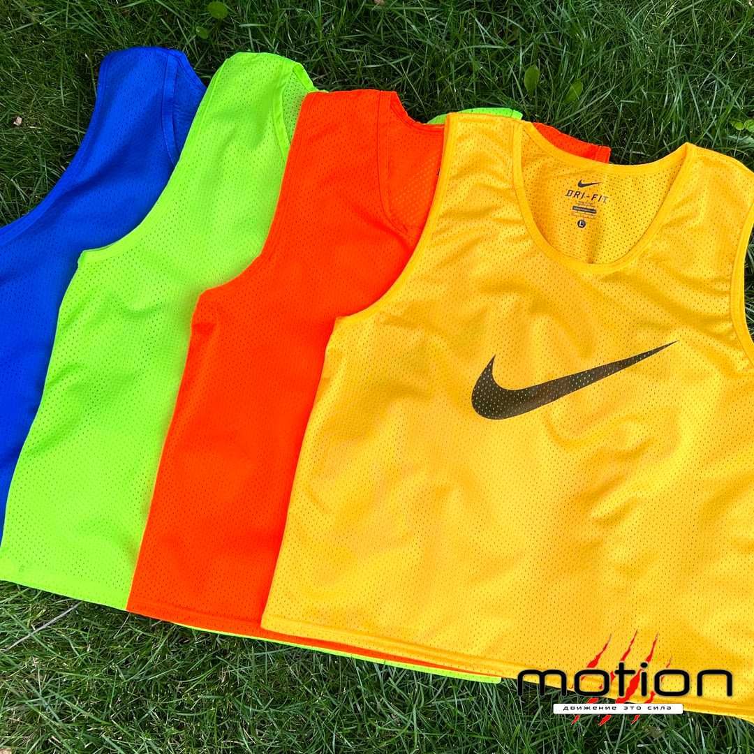 Манишки футбольные Nike Training, L-XL