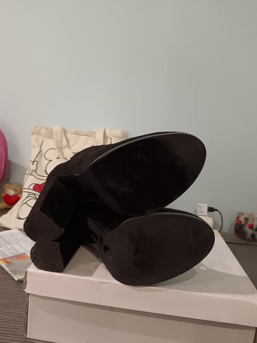 Продавам запазени обувки