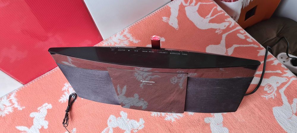 PANASONIC= stick,radio,cd = 100 lei