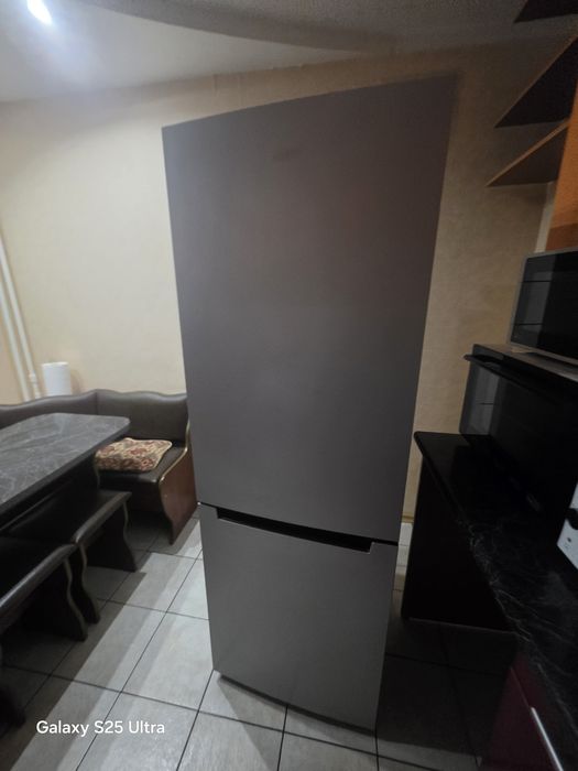 Срочно продам холодильник Бирюса в идеальном состоянии