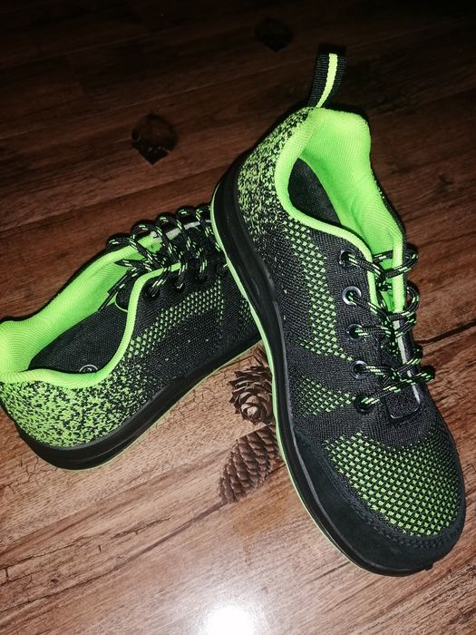 Vând încălțăminte lucru mărimea 38