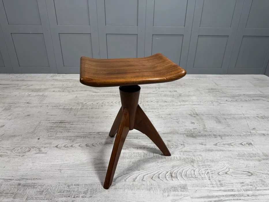 Стол за пиано Girsberger от 1956г. Р458-Д