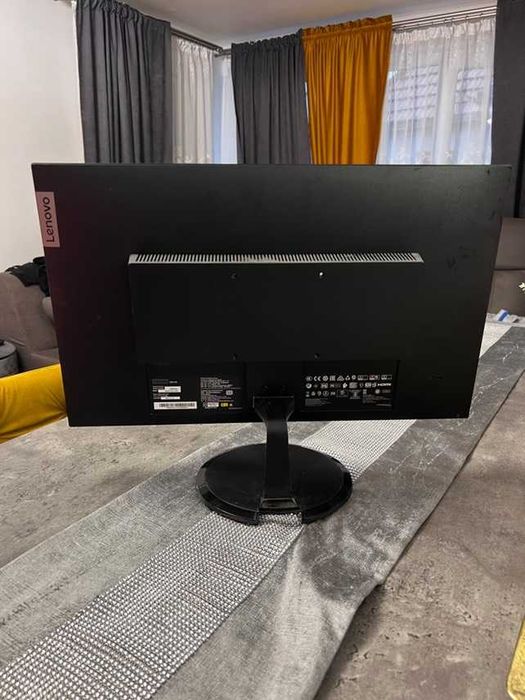 Sistem PC Lenovo in stare buna.