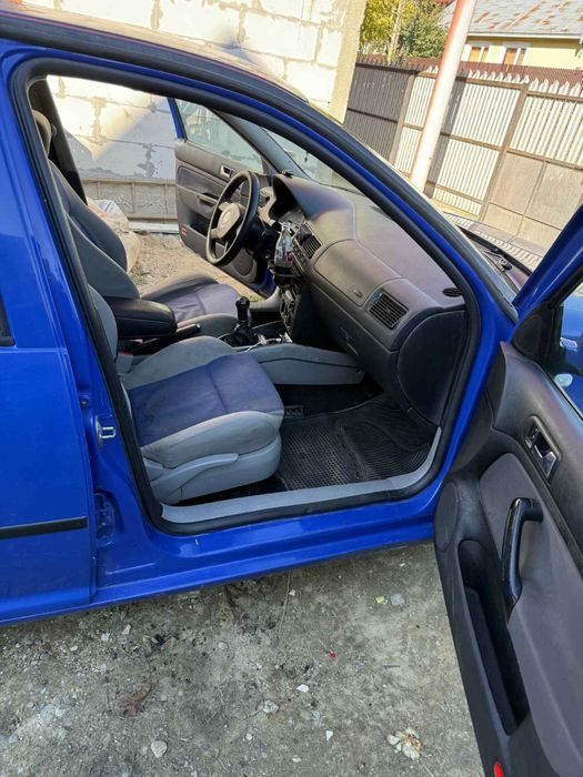 Vand sau schimb cu oi , vitei, animale