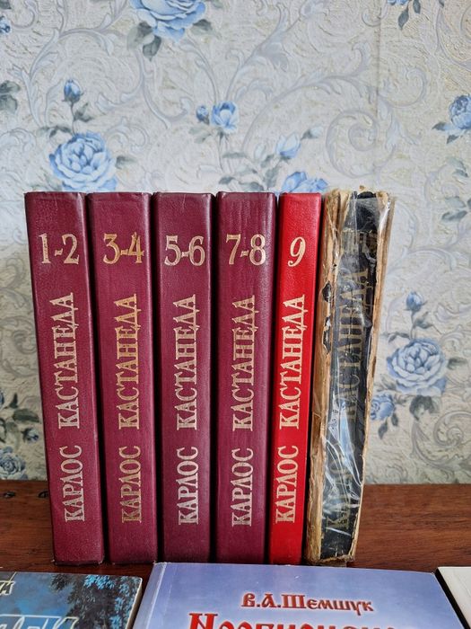 Продам книги фантастика