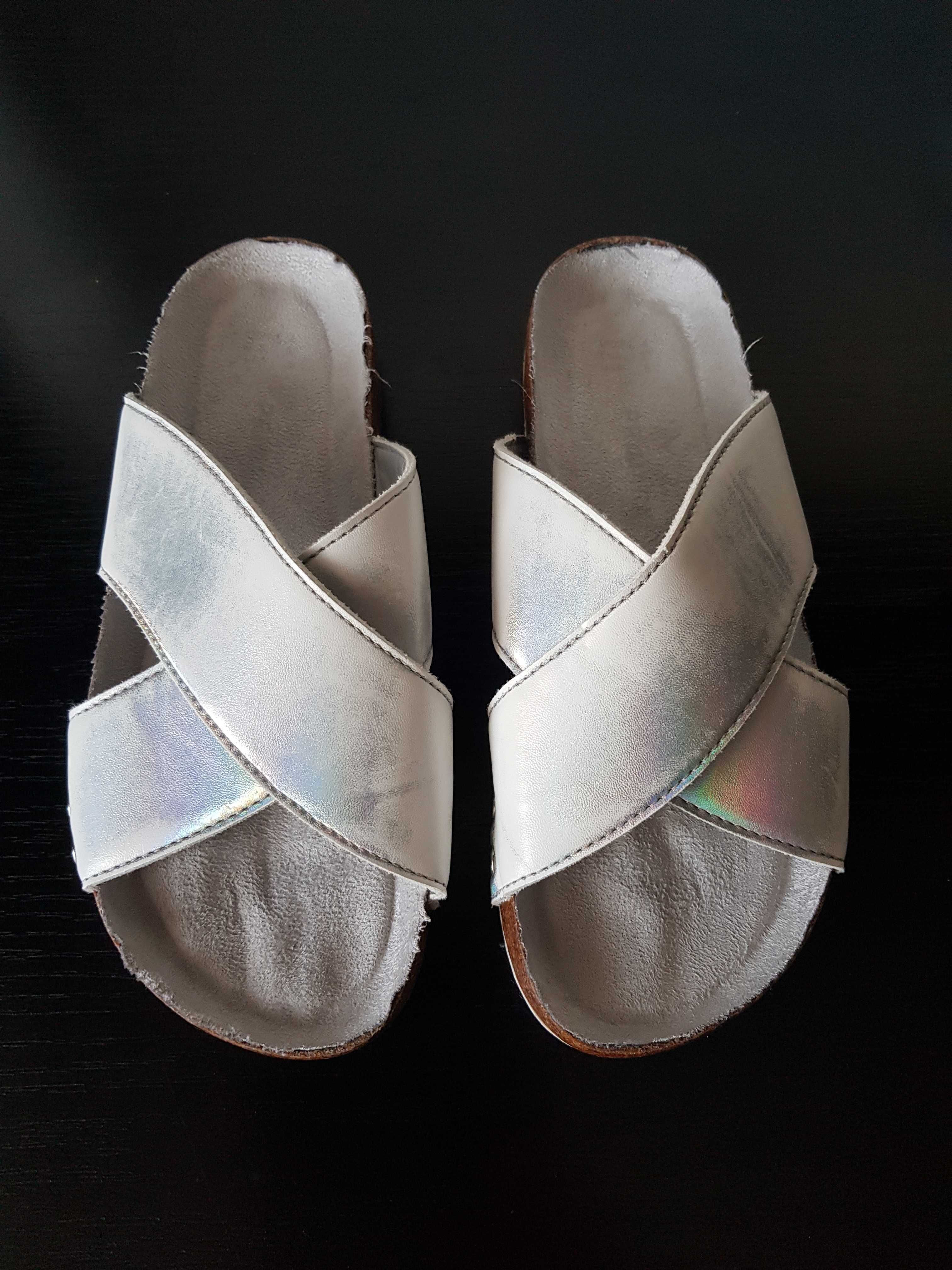Slapi argintii cu talpa interioara din piele 37 (22 cm)