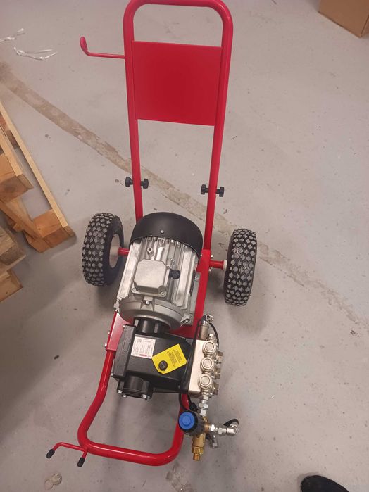 Оборудване за автомивки на самообслужване