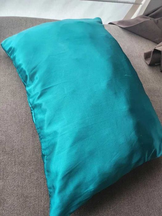 Fata de perna matase verde si albastru