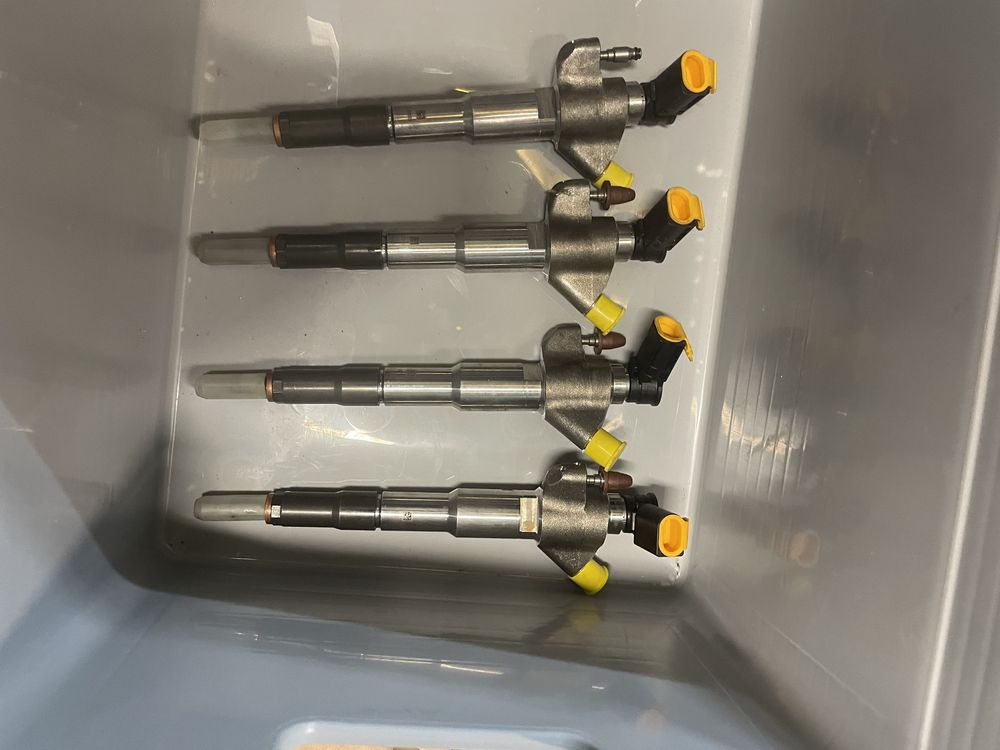 Injector injectoare Renault Master 2.3 dci cod 166009567R