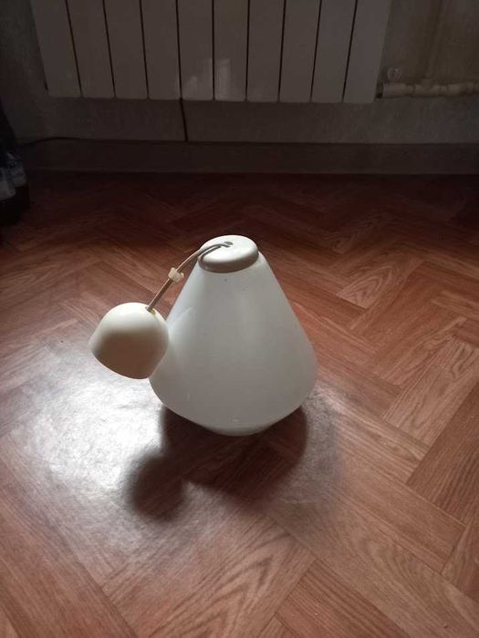 Люстра  однорожковая.