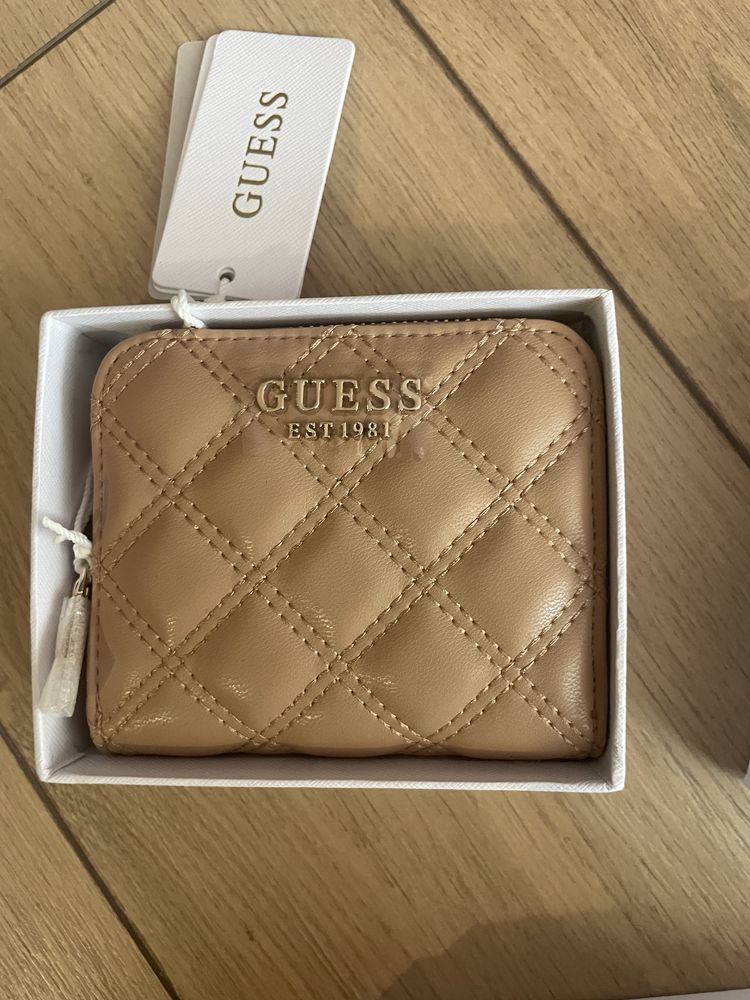Guess чанти Нови