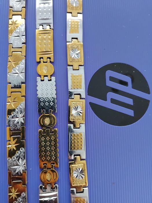 Позлатени гривни