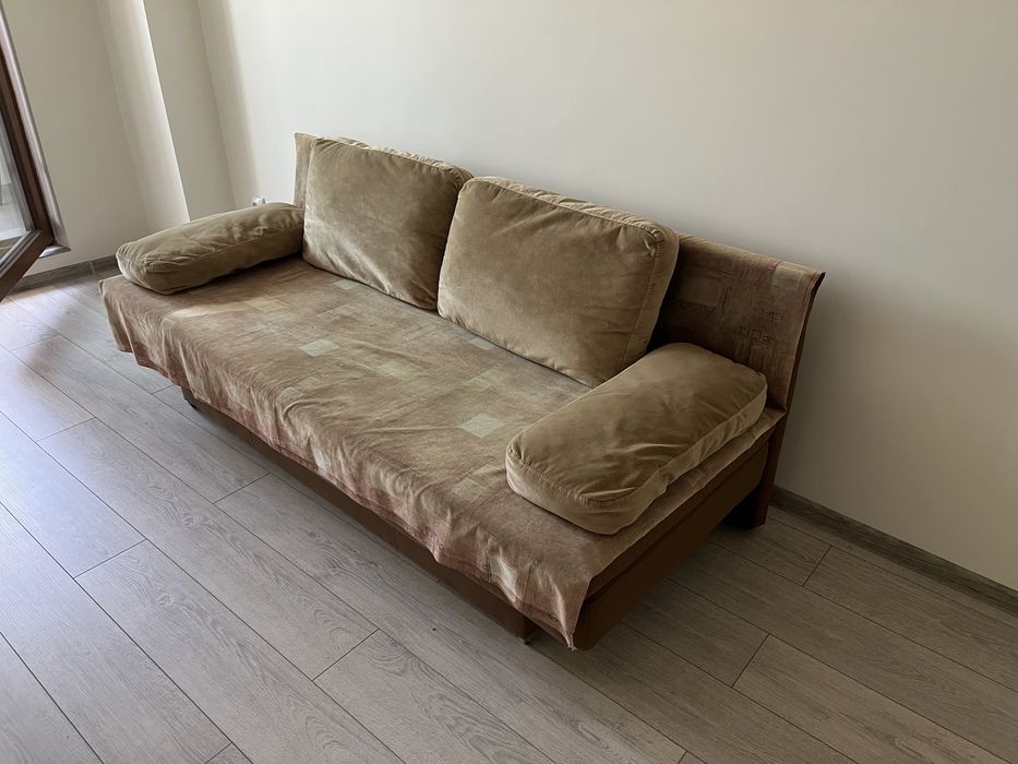 Canapea extensibilă cu spațiu de depozitare