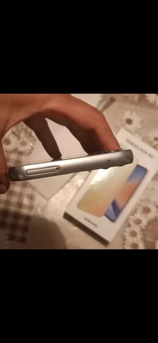 Телефон Самсунг Галакси А34 като нов с два протектора само за 330лв.