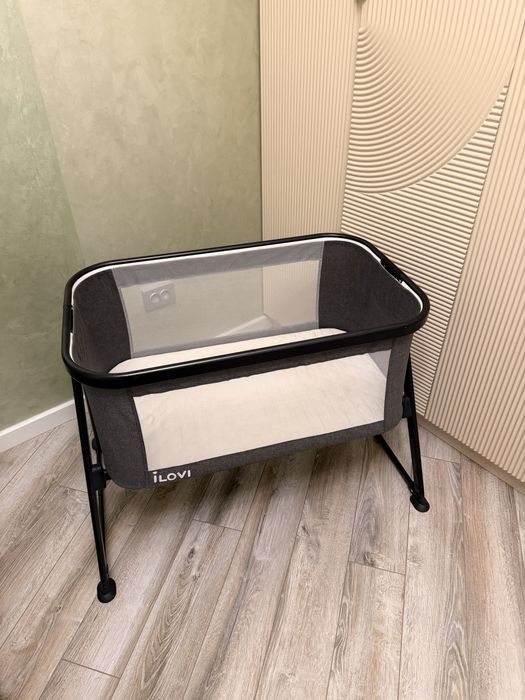 Кроватка детская очень легкая и удобная