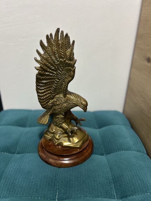 Vultur din bronz