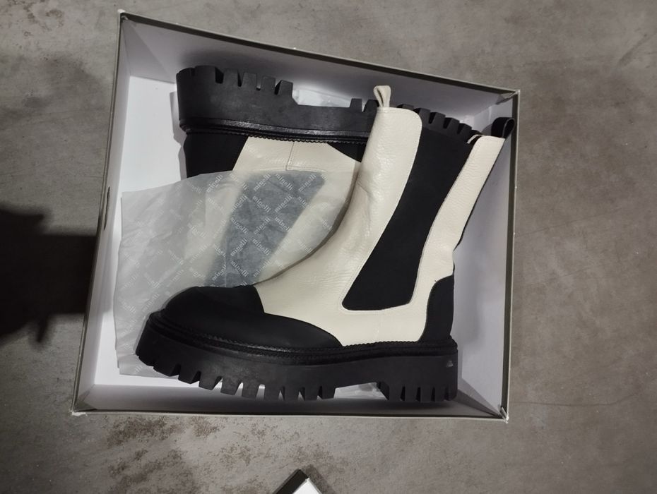 Loturi incaltaminte din piele - Minelli Paris